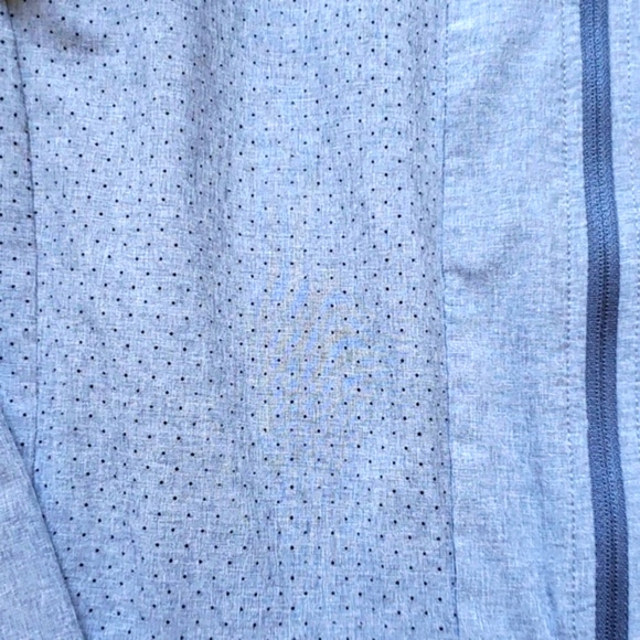 Brooks Run Jacket - Picture 2 of 8